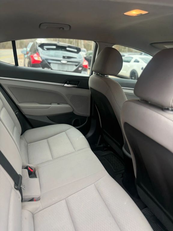 2019 Hyundai Elantra SEL - Photo 11