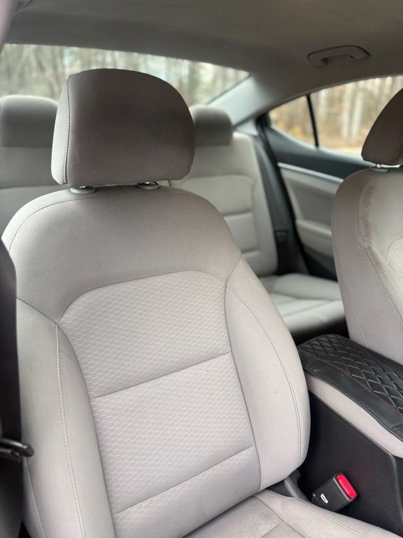 2019 Hyundai Elantra SEL - Photo 16