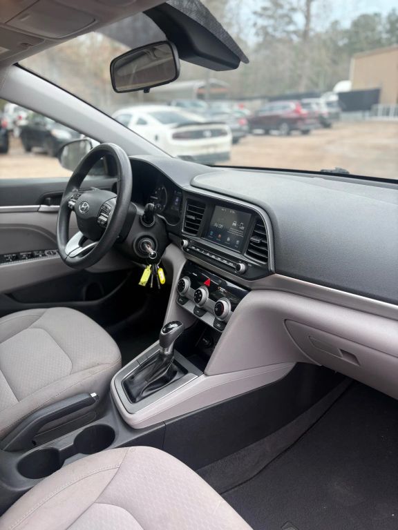 2019 Hyundai Elantra SEL - Photo 19