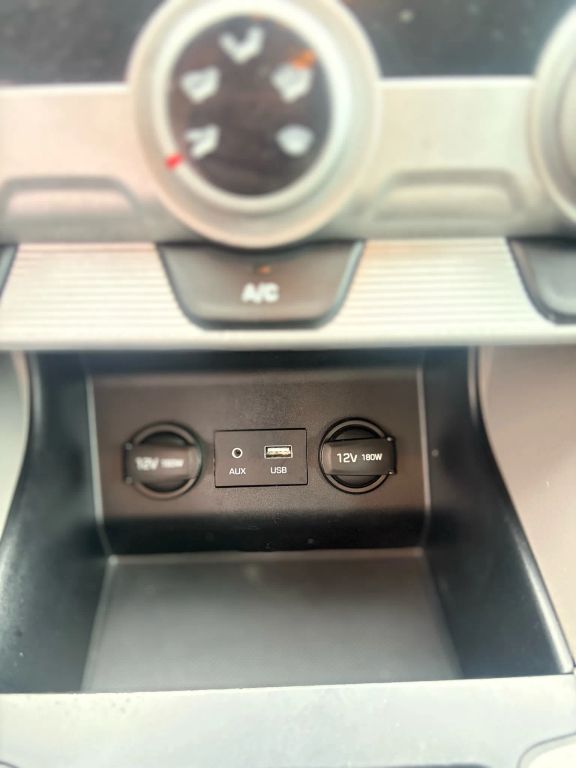2019 Hyundai Elantra SEL - Photo 25