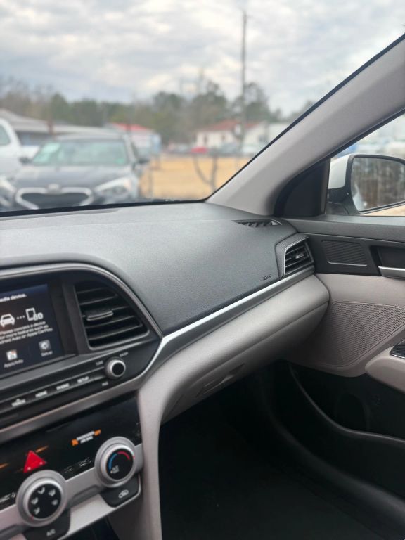 2019 Hyundai Elantra SEL - Photo 28