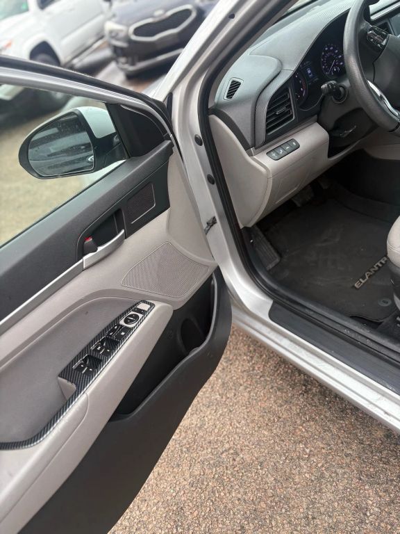 2019 Hyundai Elantra SEL - Photo 36