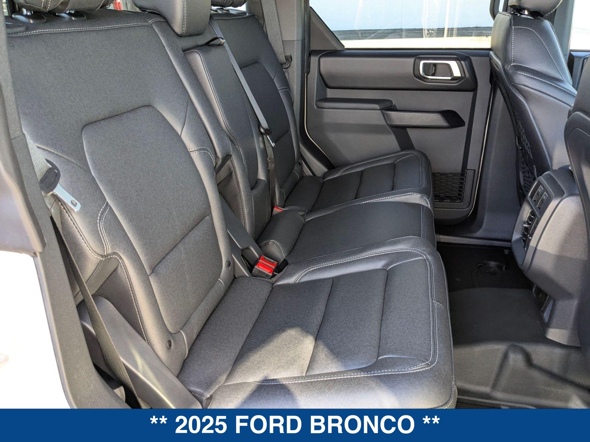 2025 Ford Bronco 4-Door Badlands - Photo 17