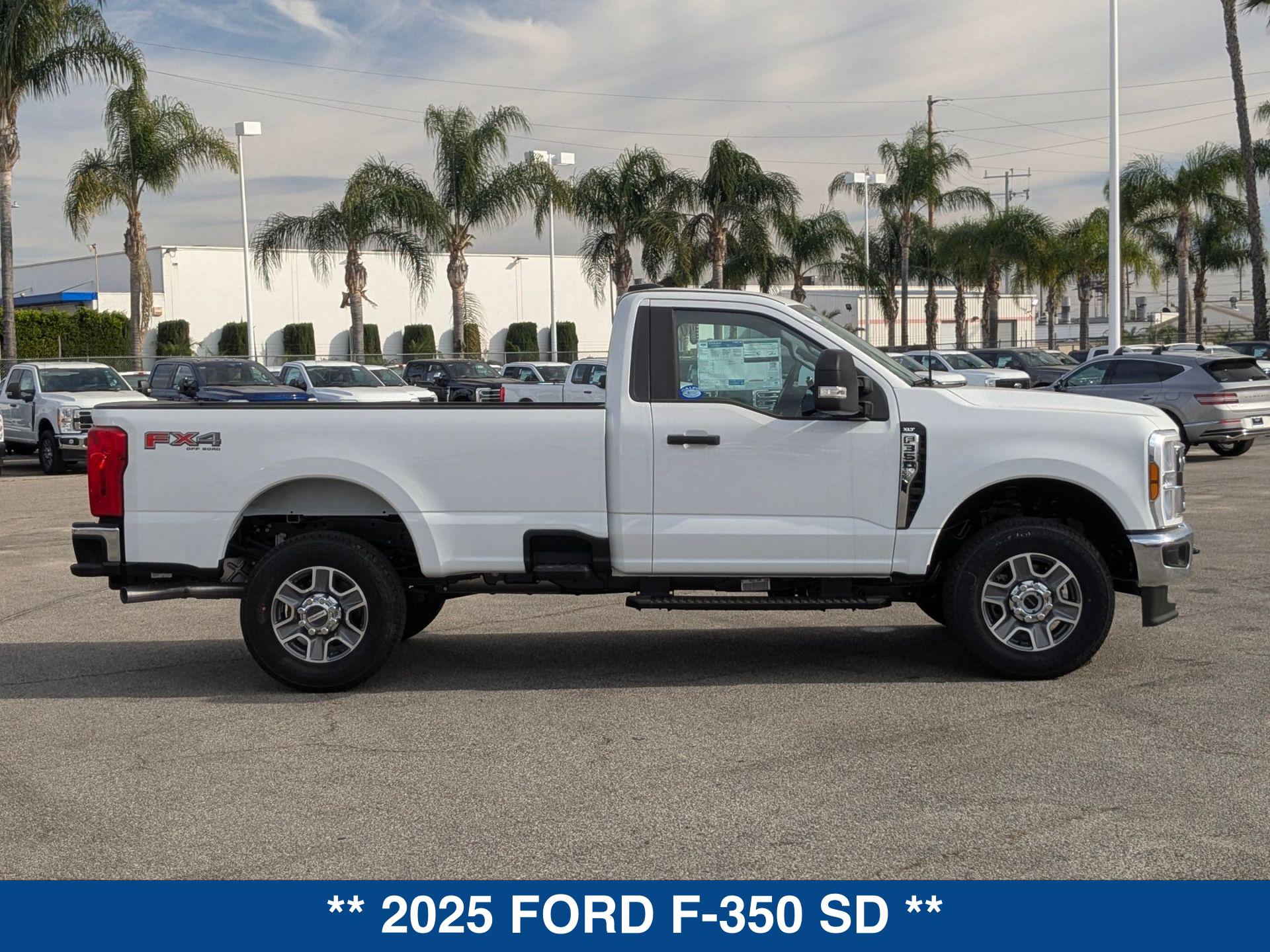 2025 Ford F-350 Super Duty XLT - Photo 6