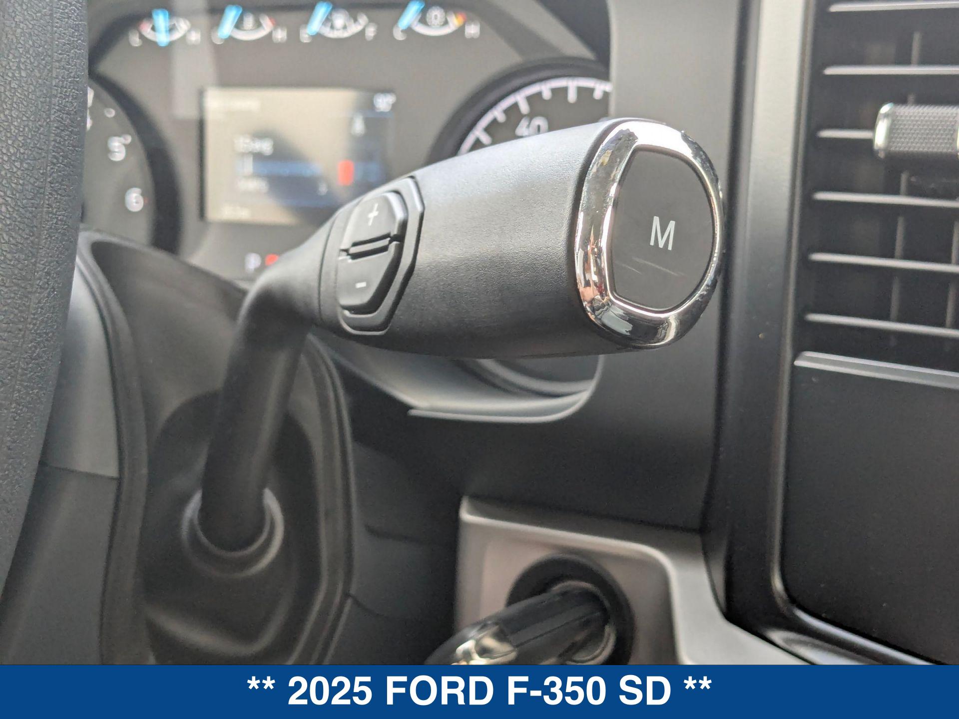 2025 Ford F-350 Super Duty XLT - Photo 12