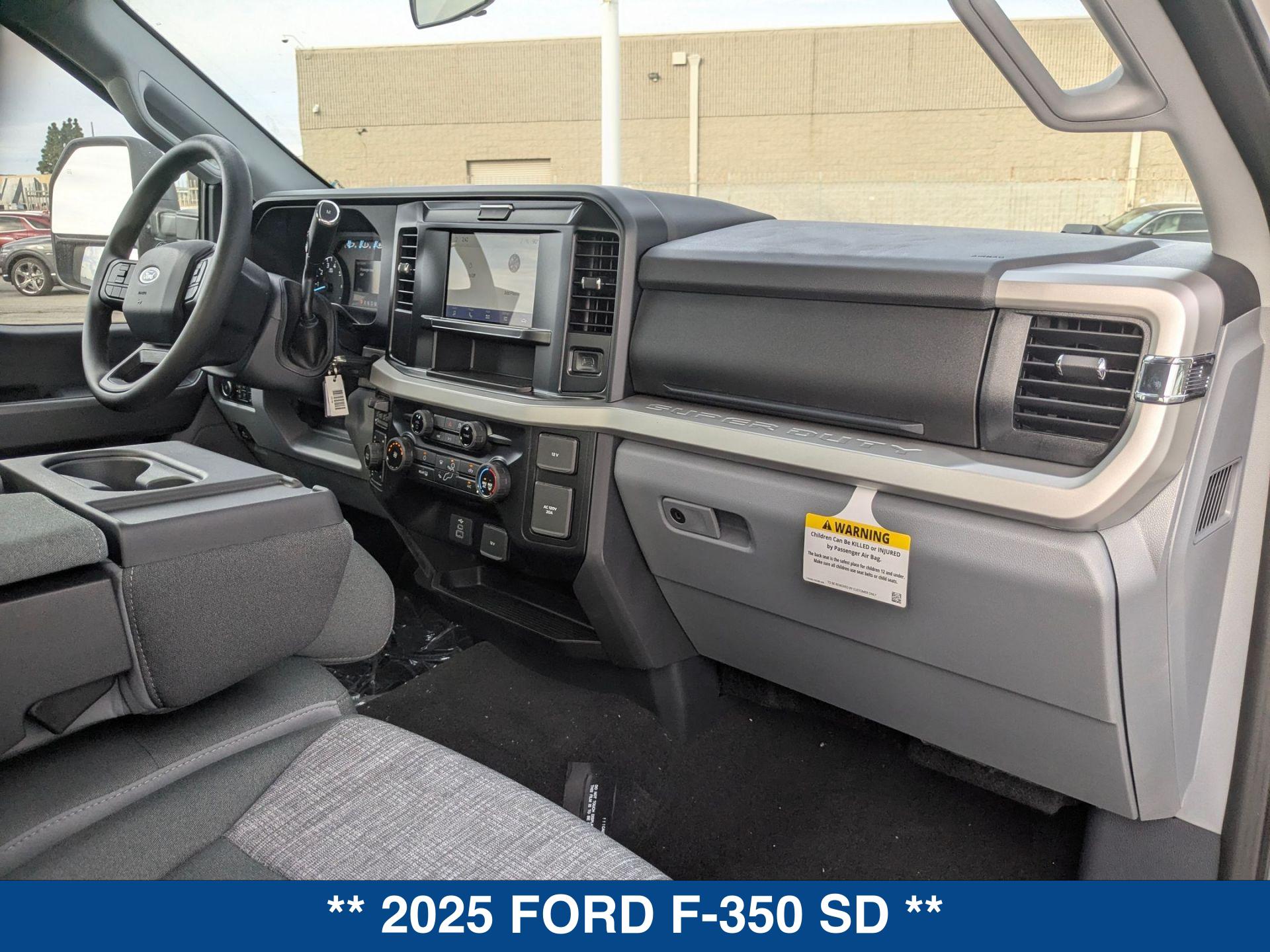 2025 Ford F-350 Super Duty XLT - Photo 16