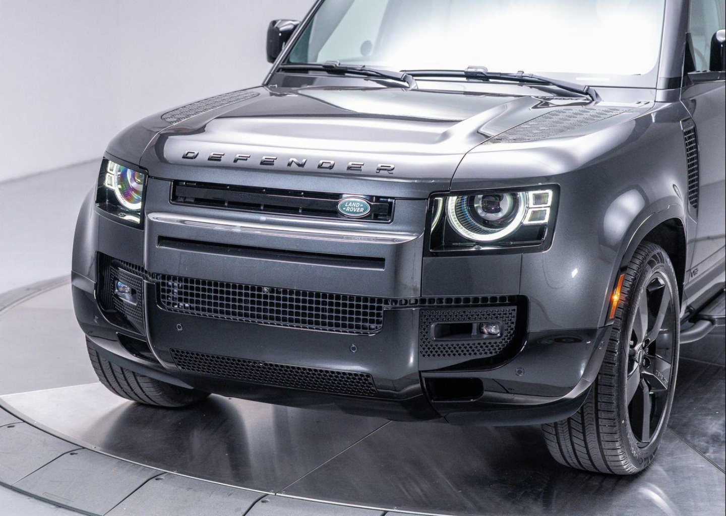 2025 Land Rover Defender V8 - Photo 9
