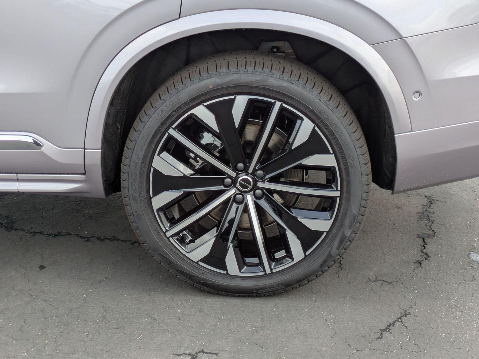 2026 Volvo XC90 Plus - Photo 6