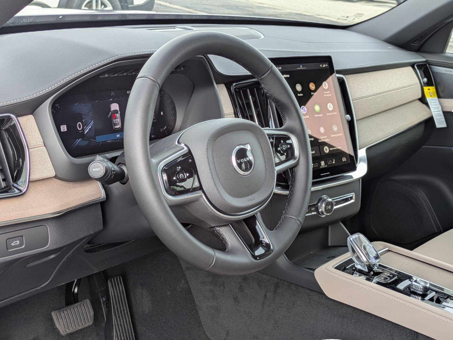 2026 Volvo XC90 Plus - Photo 7