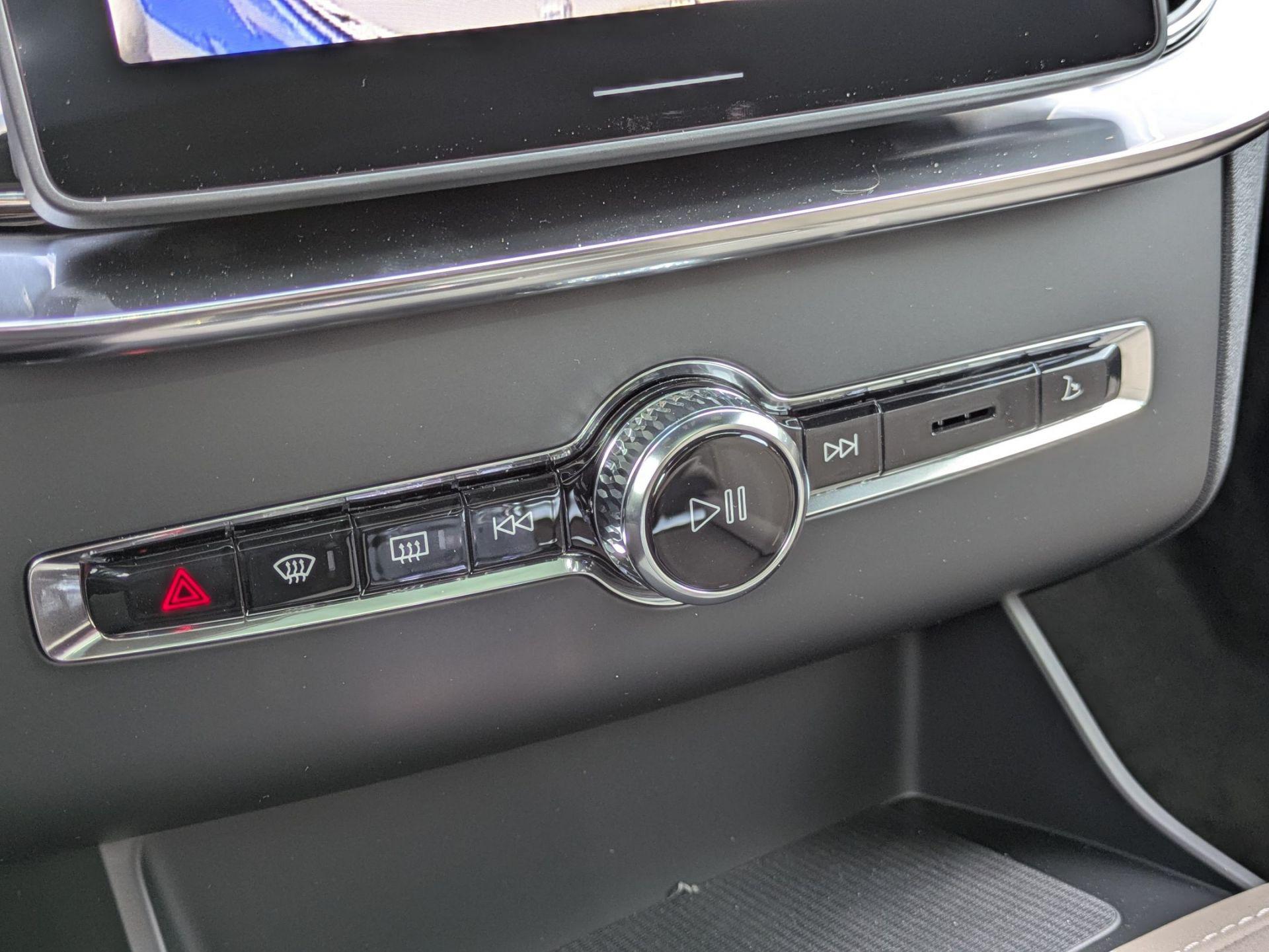 2026 Volvo XC90 Plus - Photo 8