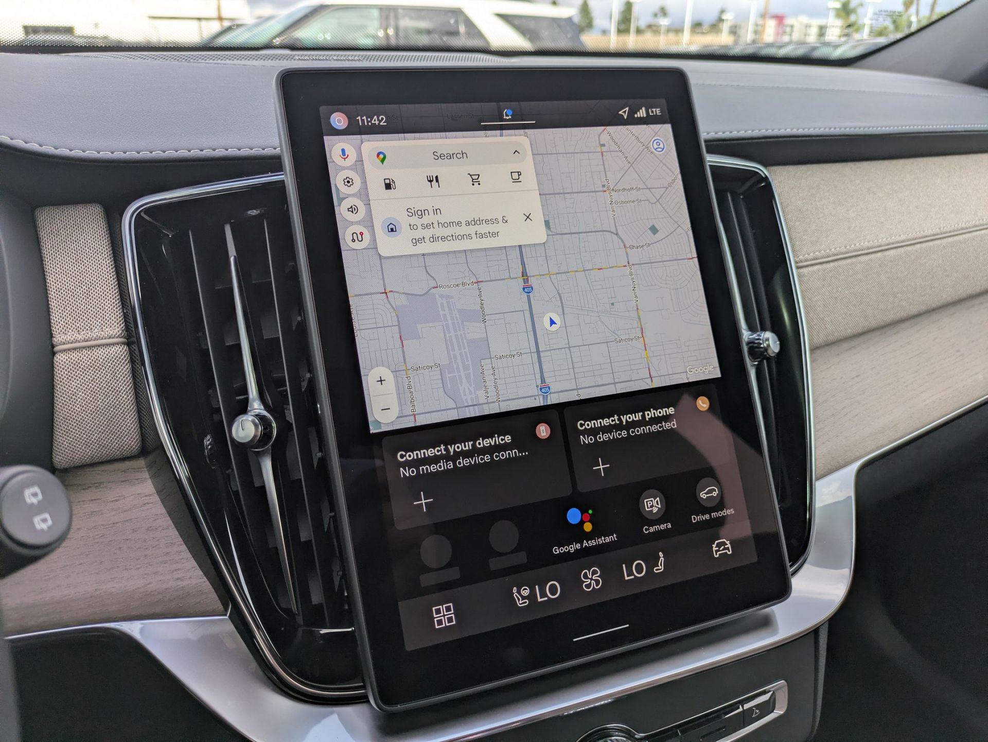 2026 Volvo XC90 Plus - Photo 9