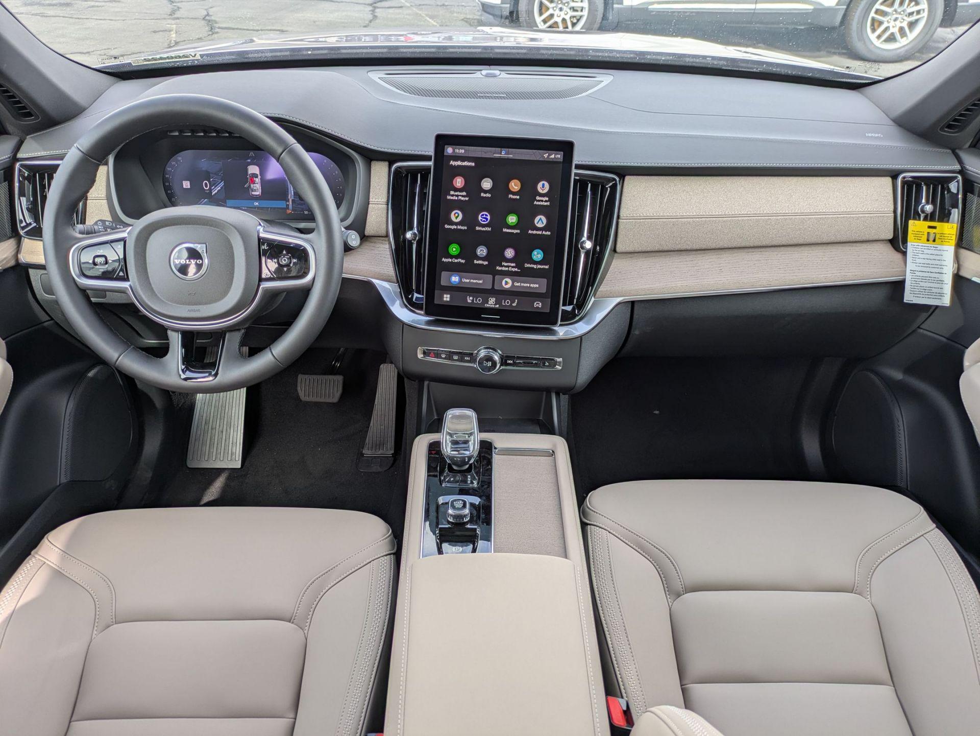 2026 Volvo XC90 Plus - Photo 11