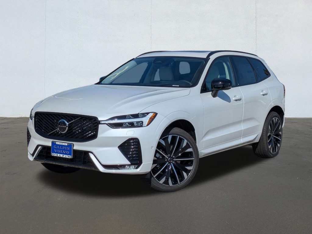 2026 Volvo XC60 B5 Ultra Dark