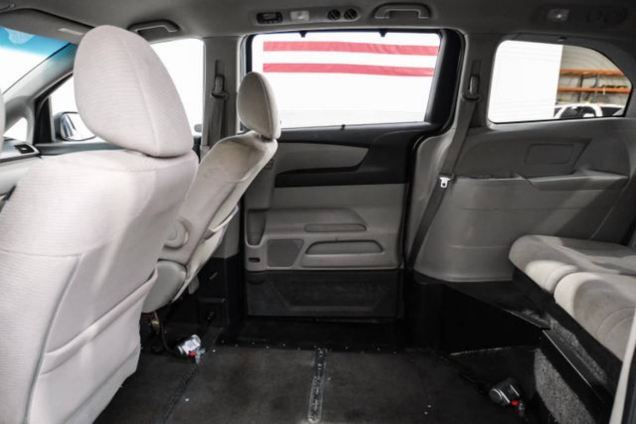 2011 Honda Odyssey EX - Photo 34