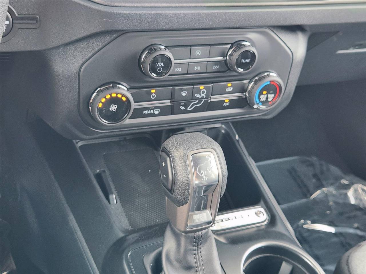 2025 Ford Bronco 4-Door Base - Photo 14