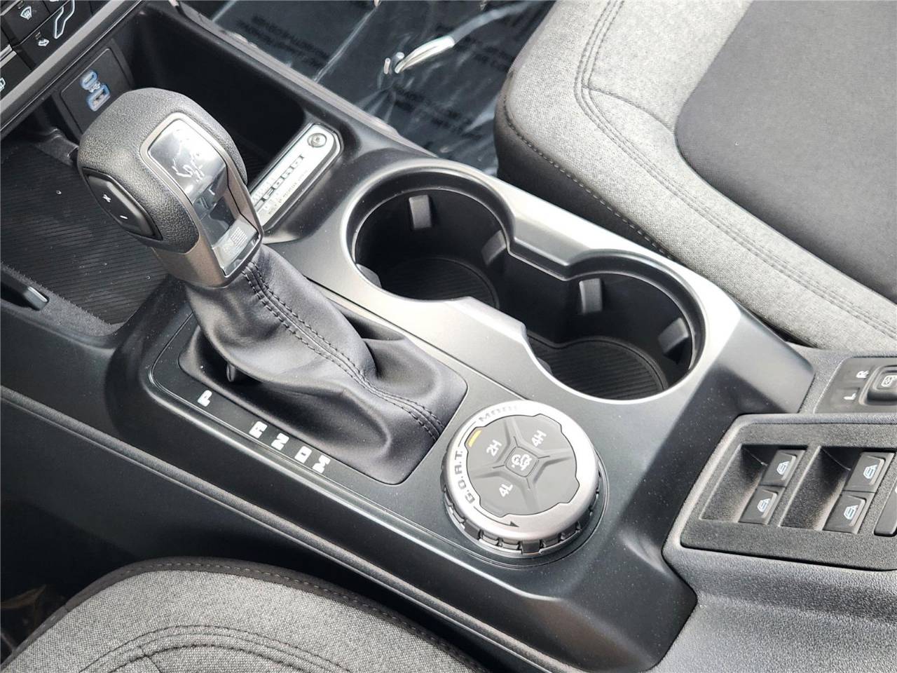 2025 Ford Bronco 4-Door Base - Photo 15