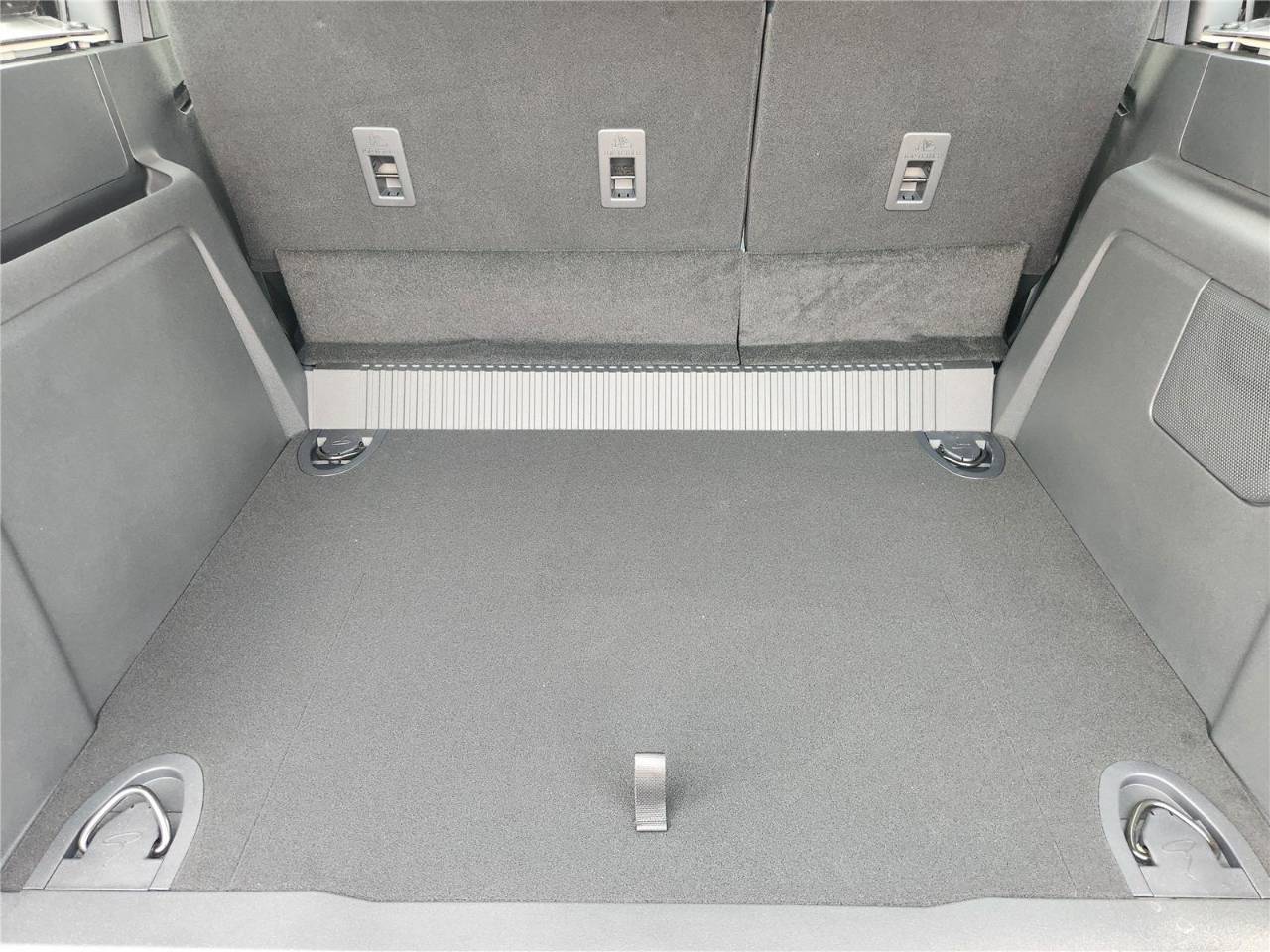 2025 Ford Bronco 4-Door Base - Photo 23