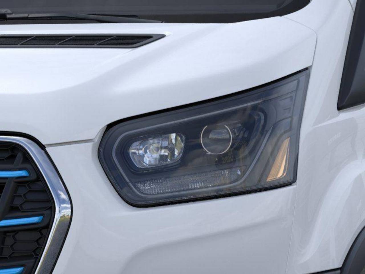 2025 Ford E-Transit Cargo Van Base - Photo 18