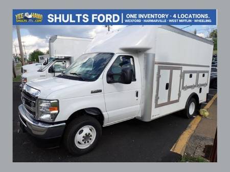 2027 Ford E-450SD Base