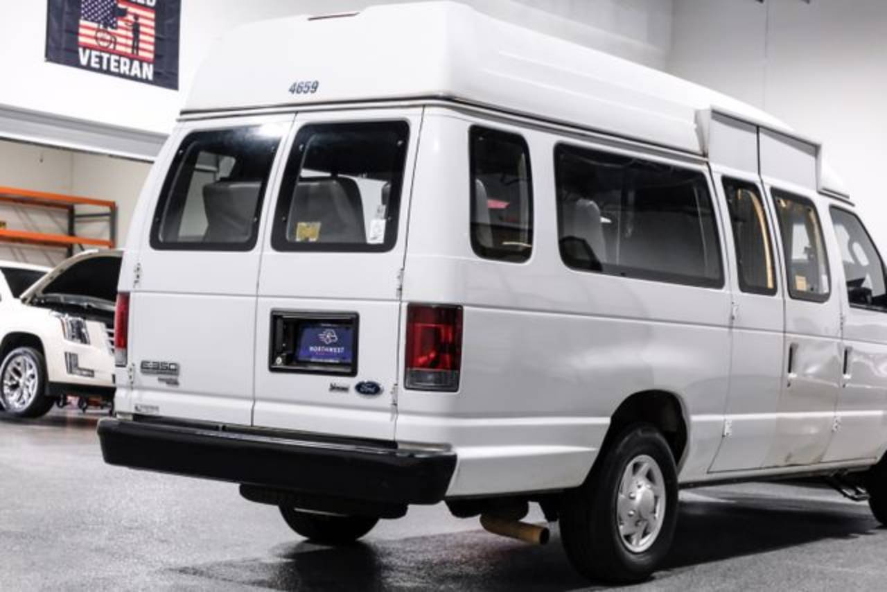 2012 Ford E-Series Econoline Van Commercial - Photo 9