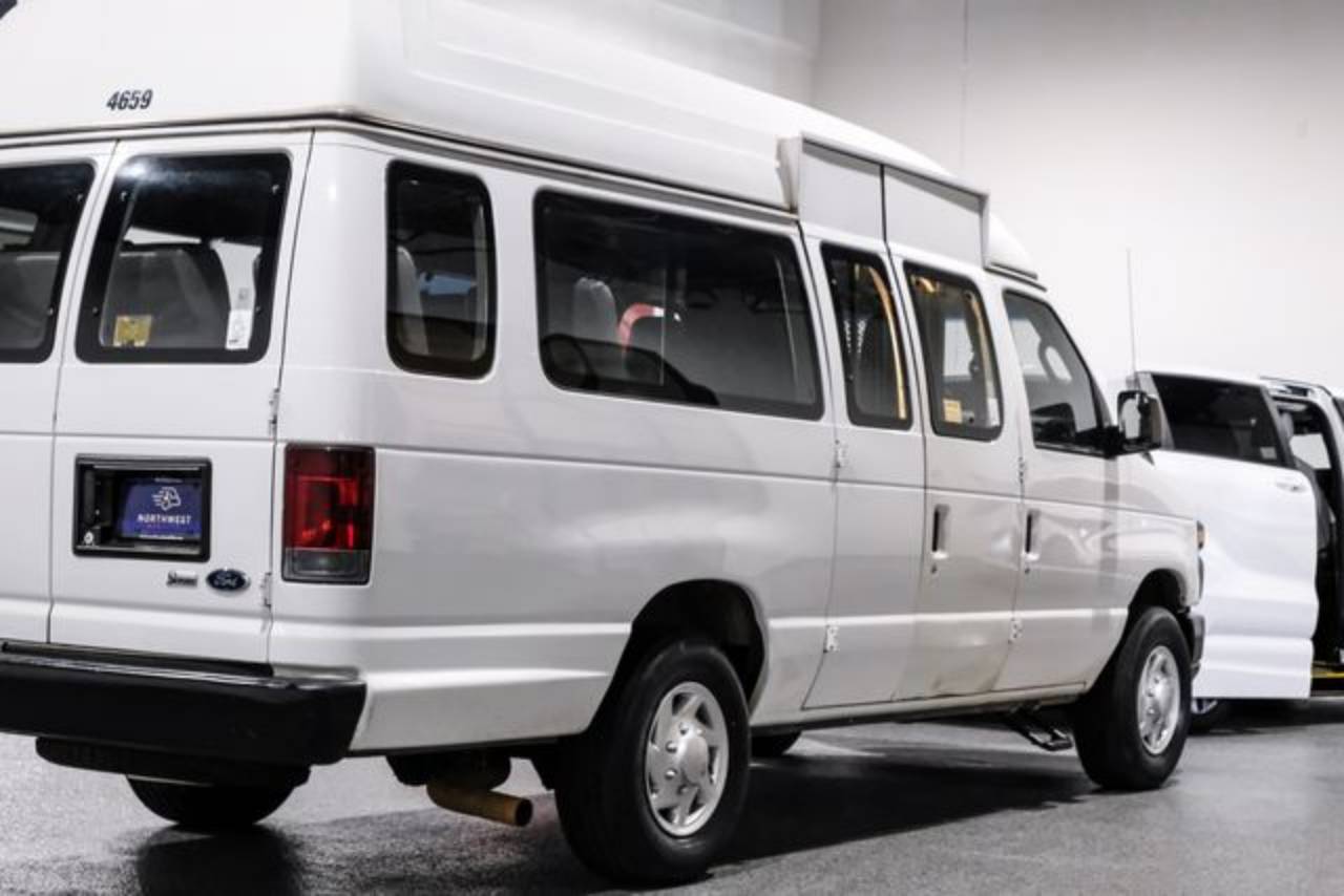 2012 Ford E-Series Econoline Van Commercial - Photo 10