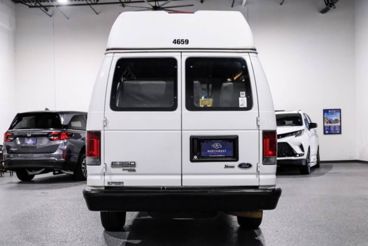 2012 Ford E-Series Econoline Van Commercial - Photo 11