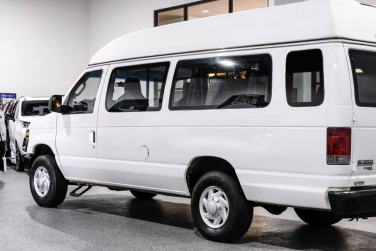 2012 Ford E-Series Econoline Van Commercial - Photo 13