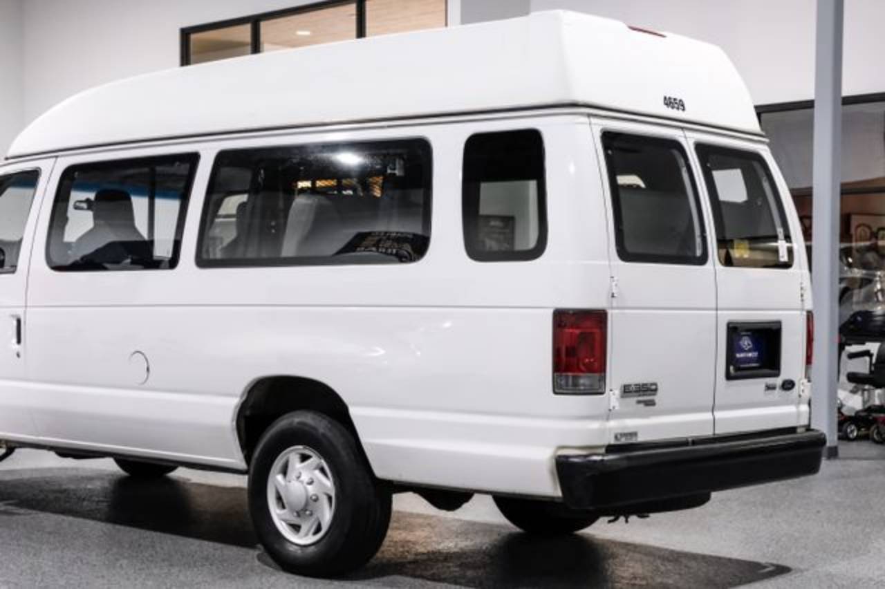 2012 Ford E-Series Econoline Van Commercial - Photo 14