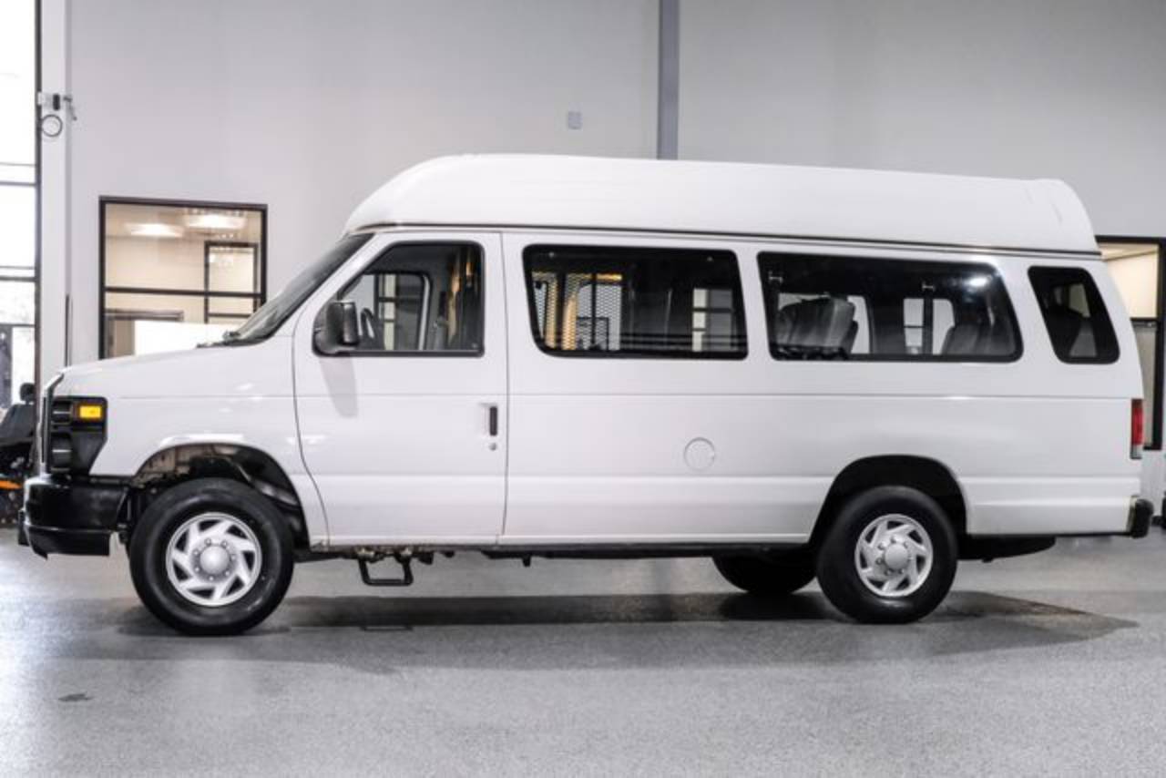 2012 Ford E-Series Econoline Van Commercial - Photo 15