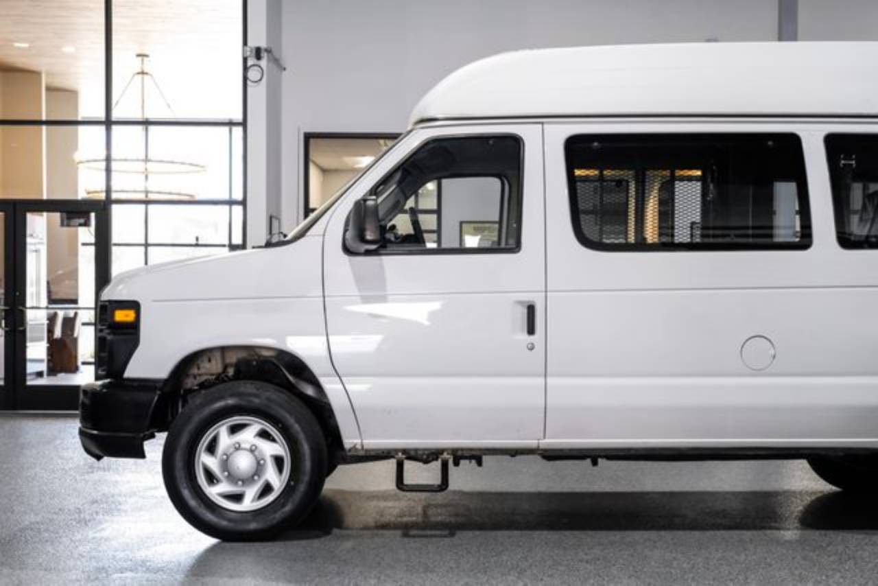 2012 Ford E-Series Econoline Van Commercial - Photo 16