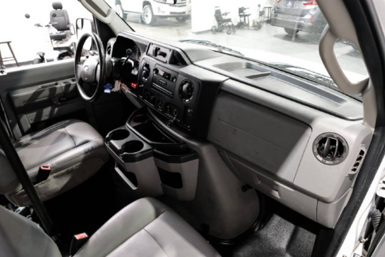 2012 Ford E-Series Econoline Van Commercial - Photo 18