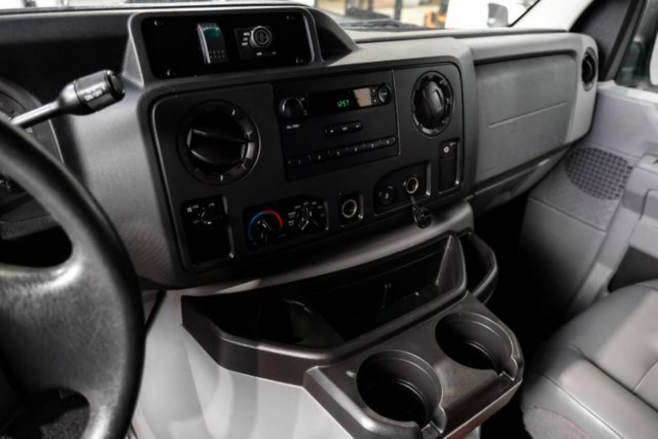 2012 Ford E-Series Econoline Van Commercial - Photo 22