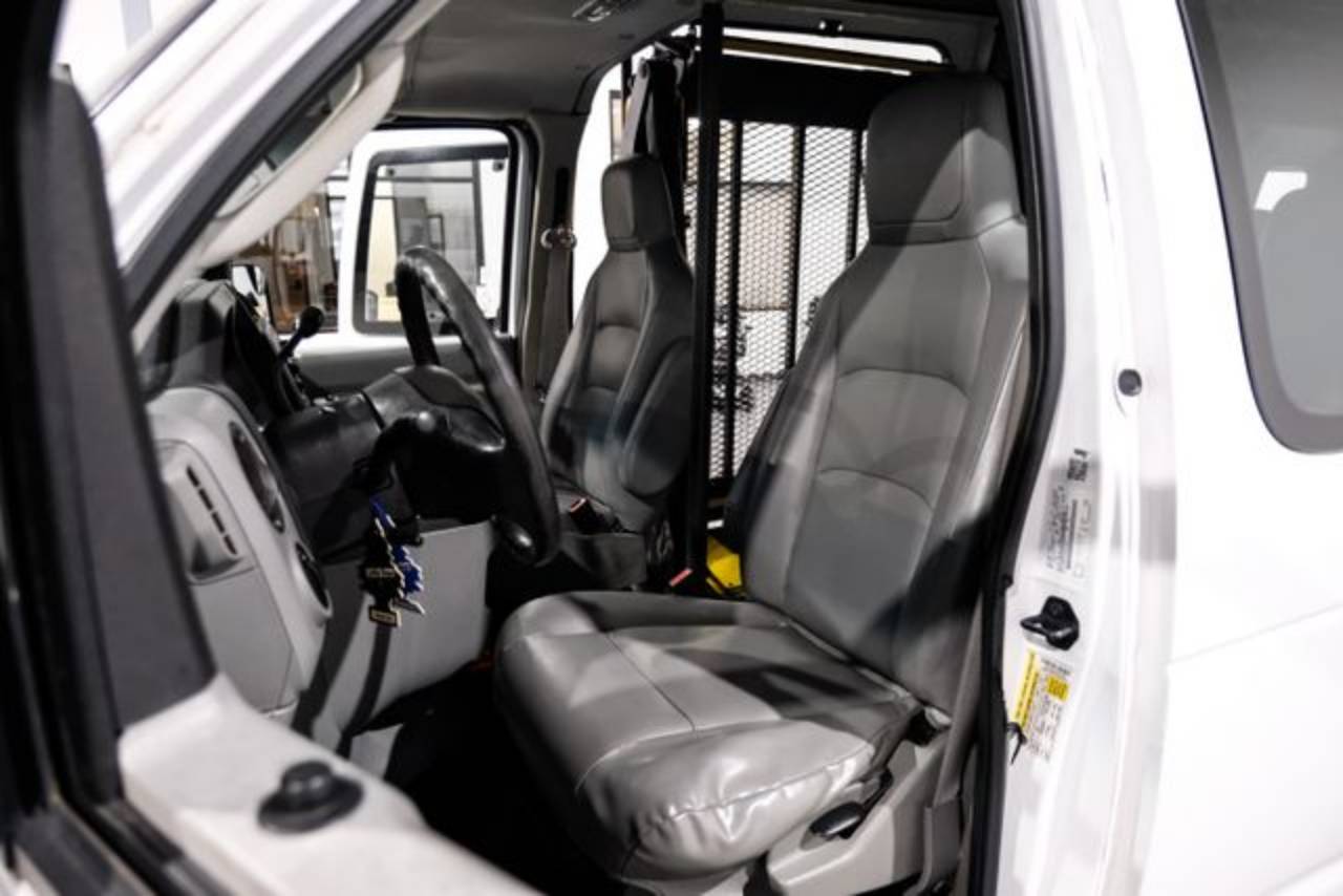 2012 Ford E-Series Econoline Van Commercial - Photo 24