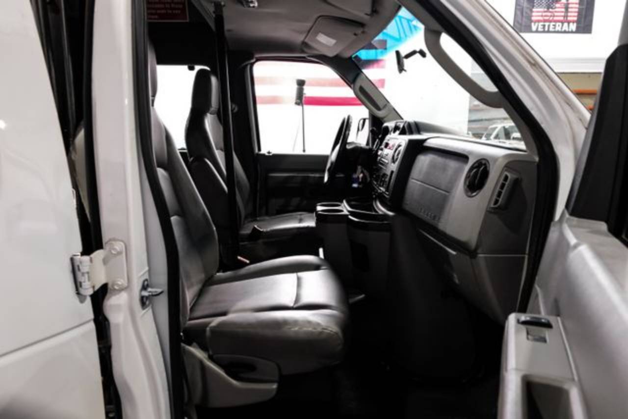 2012 Ford E-Series Econoline Van Commercial - Photo 27