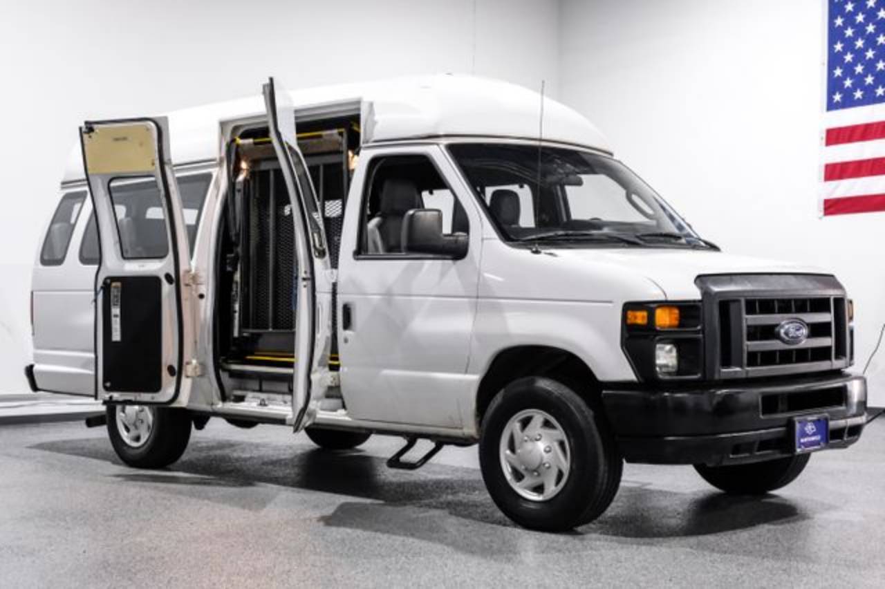 2012 Ford E-Series Econoline Van Commercial - Photo 32