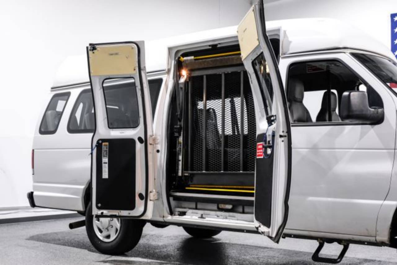2012 Ford E-Series Econoline Van Commercial - Photo 33