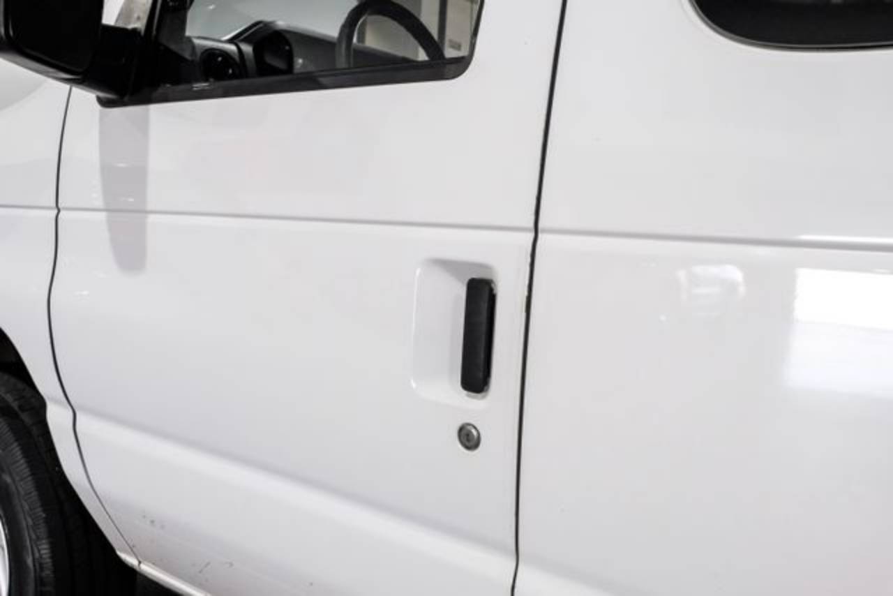 2012 Ford E-Series Econoline Van Commercial - Photo 36