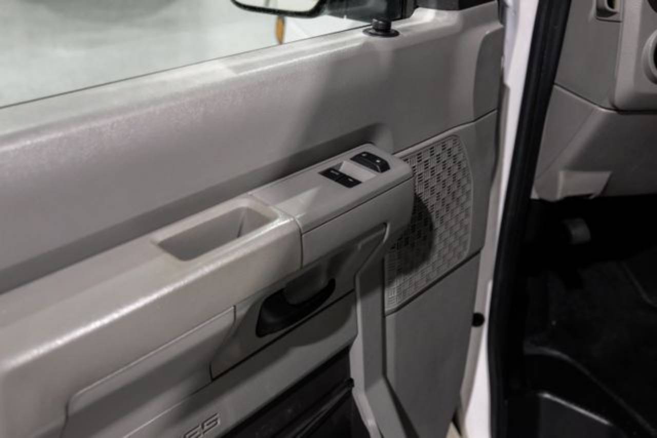 2012 Ford E-Series Econoline Van Commercial - Photo 39