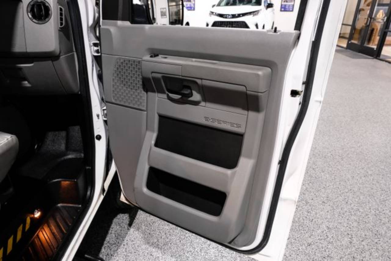 2012 Ford E-Series Econoline Van Commercial - Photo 40
