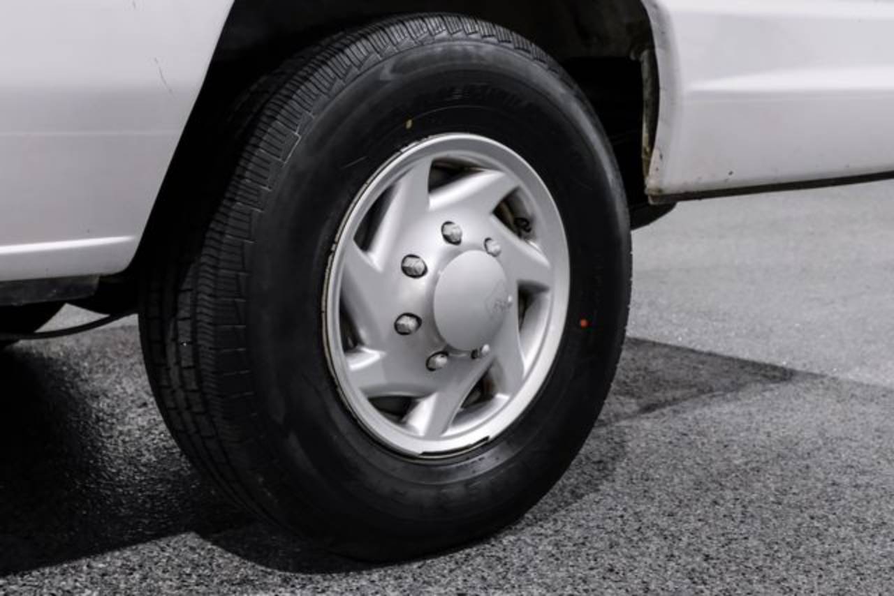 2012 Ford E-Series Econoline Van Commercial - Photo 48