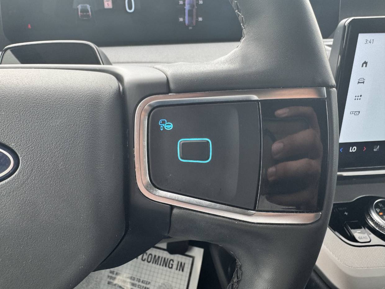 2025 Ford Expedition Active - Photo 10