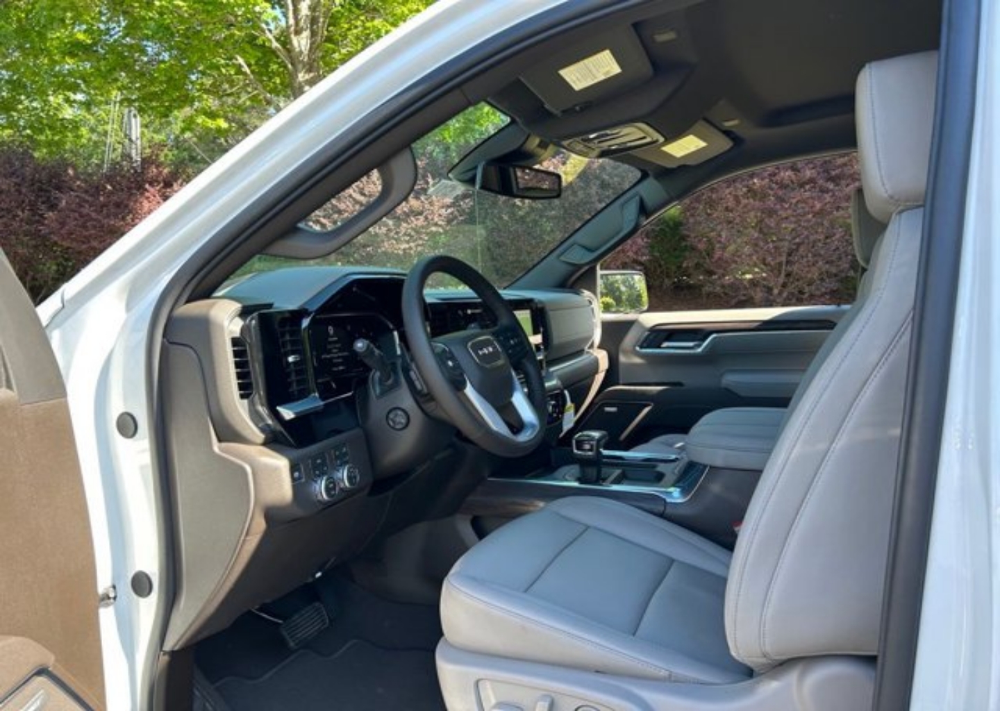 2026 GMC Sierra 1500 SLT - Photo 43