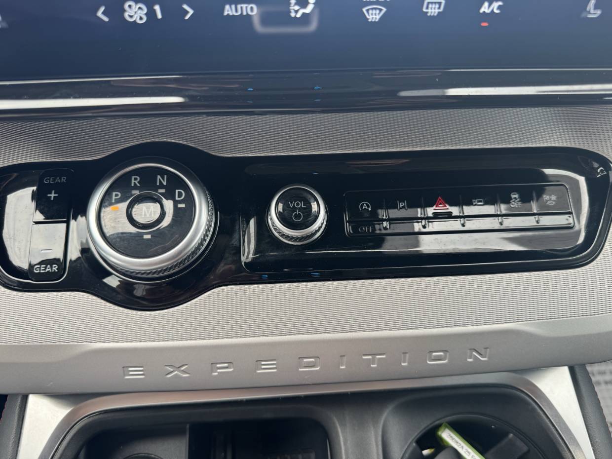 2025 Ford Expedition Active - Photo 15