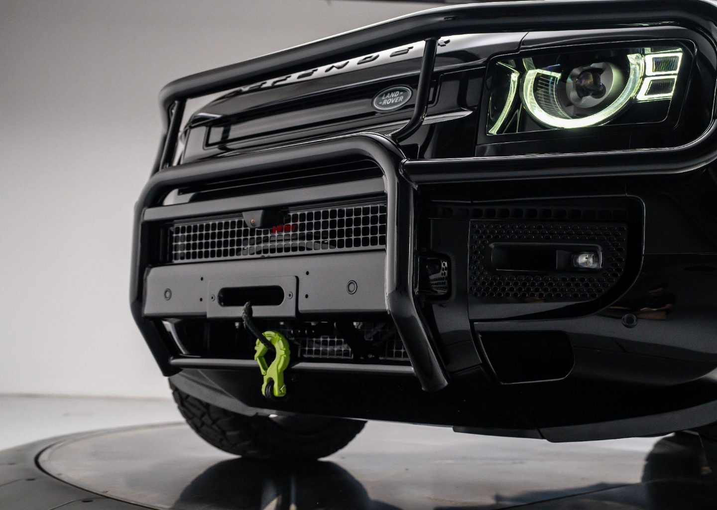 2025 Land Rover Defender X-Dynamic SE - Photo 34