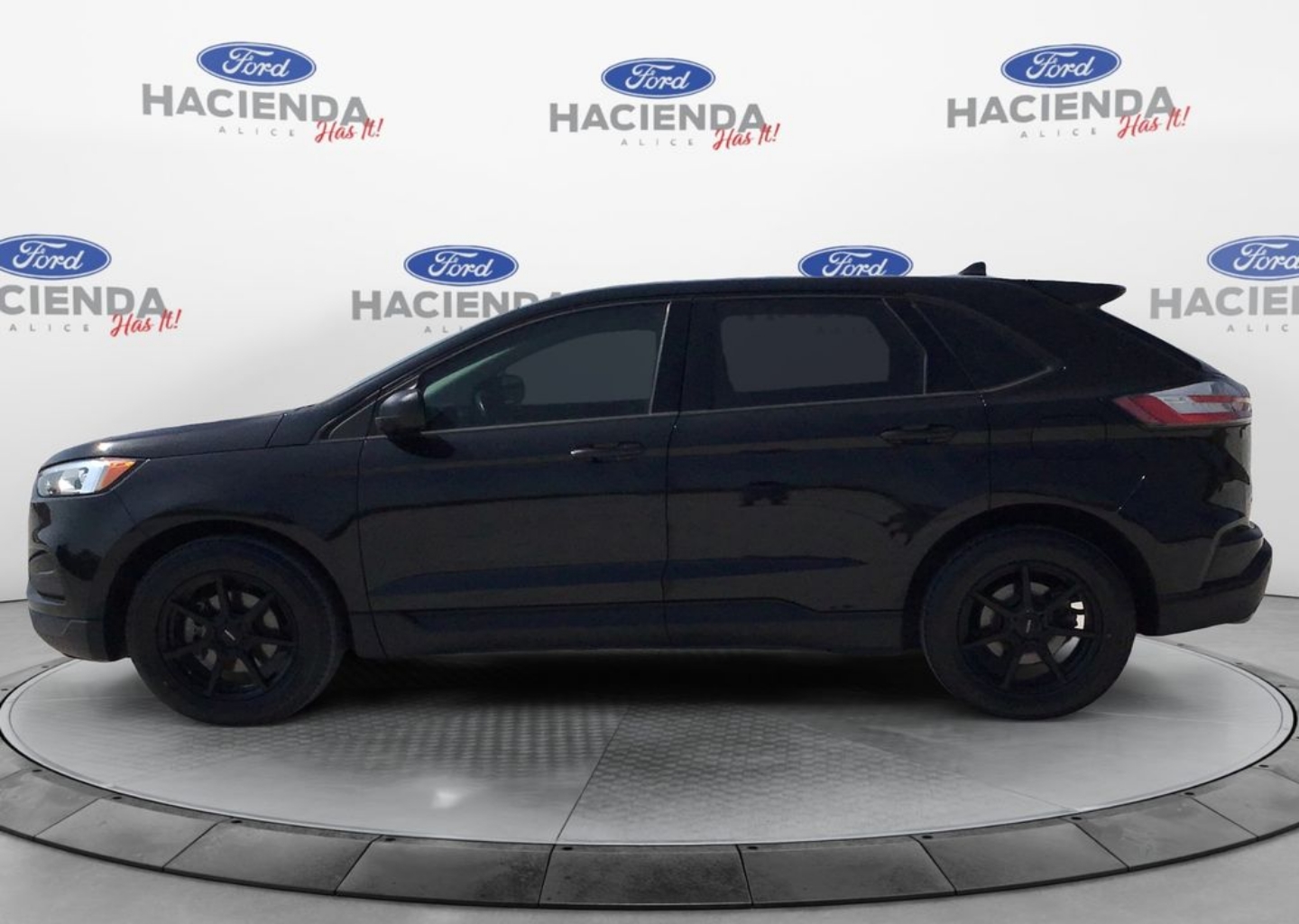 Used 2020 Ford Edge SE with VIN 2FMPK3G94LBB31056 for sale in Alice, TX