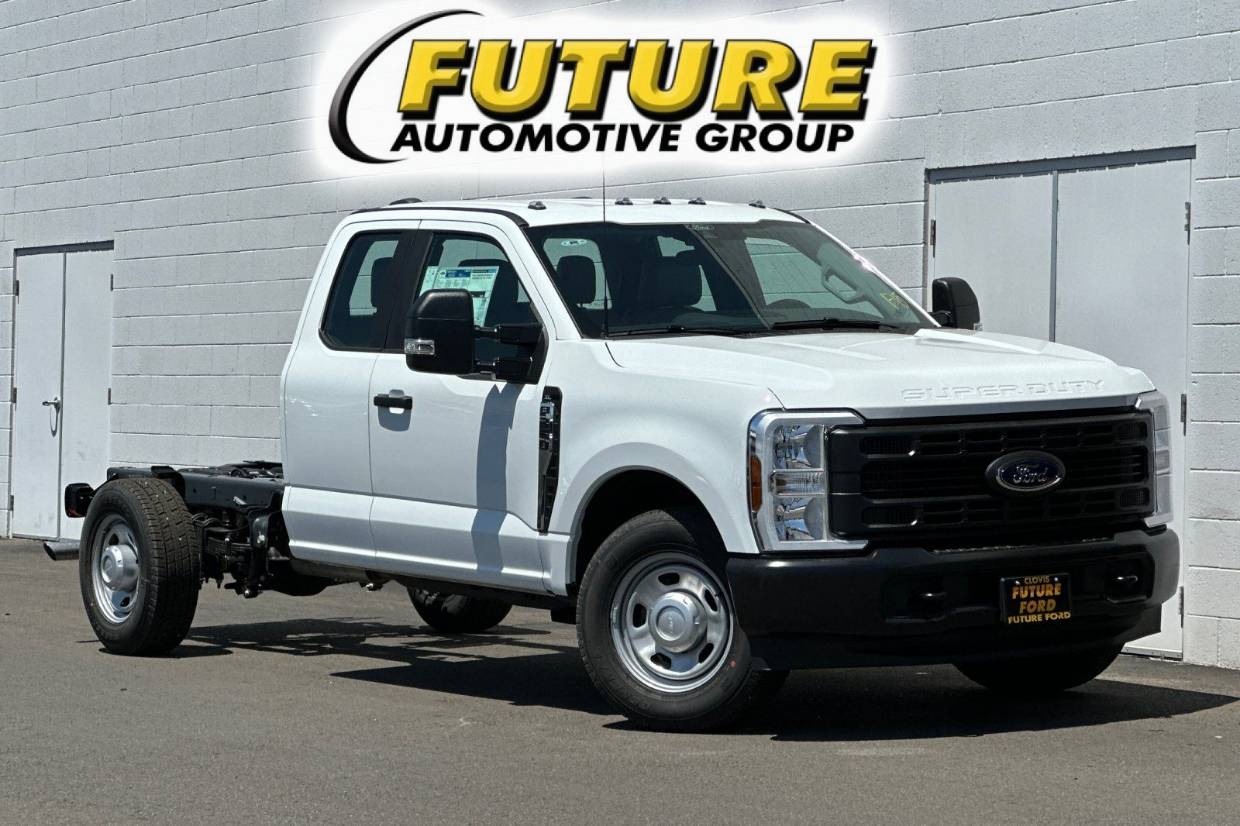 2026 Ford F-350 Super Duty Chassis Cab