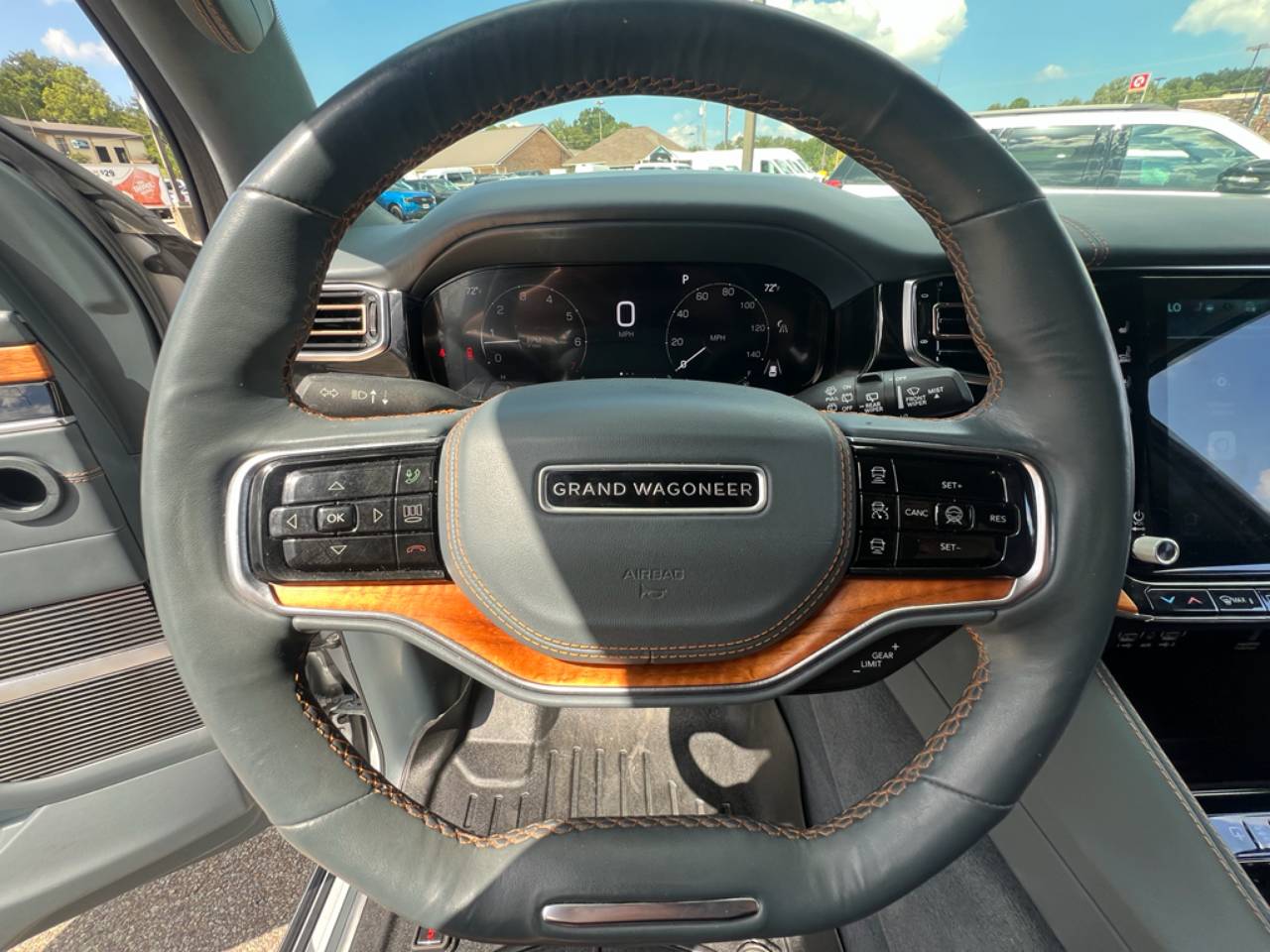 2022 Jeep Grand Wagoneer Series III - Photo 16