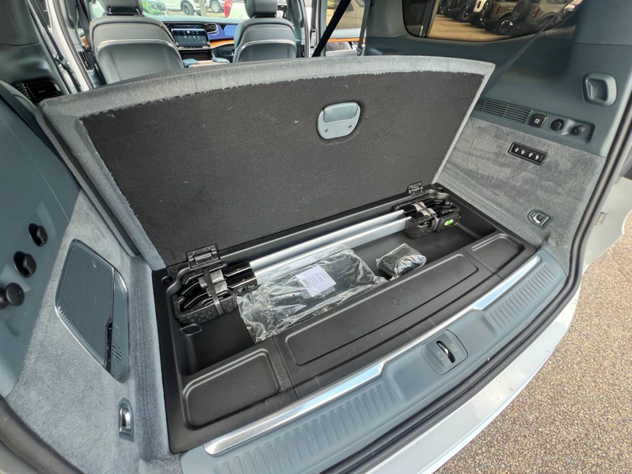 2022 Jeep Grand Wagoneer Series III - Photo 33