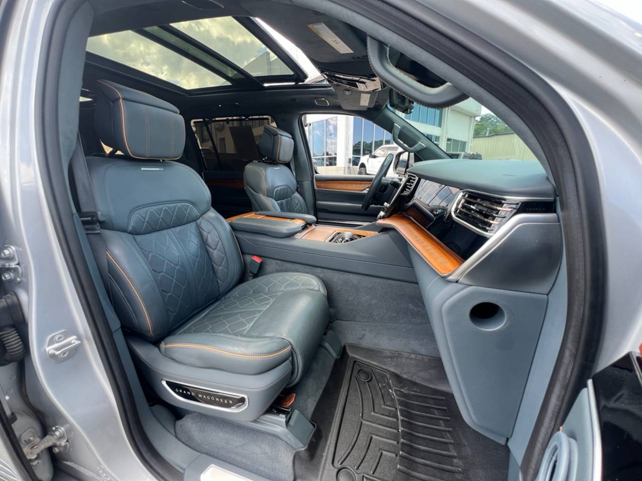 2022 Jeep Grand Wagoneer Series III - Photo 39