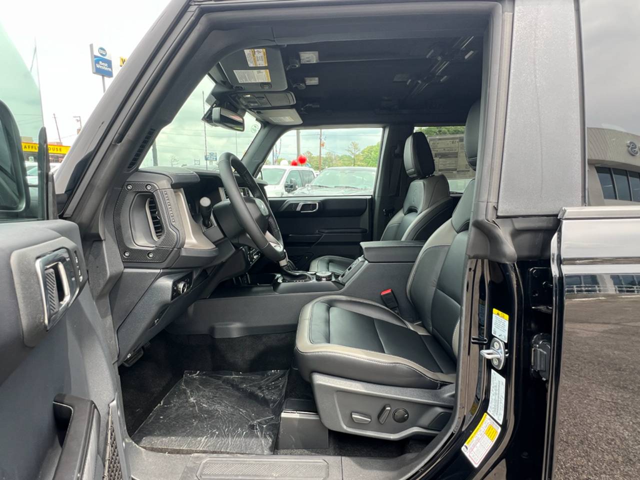 2025 Ford Bronco 4-Door Outer Banks - Photo 10